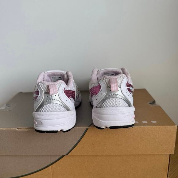 New Balance 530 Metallic Pink/White Kids Sneakers - SZ 1 Y - Picture 3 of 11